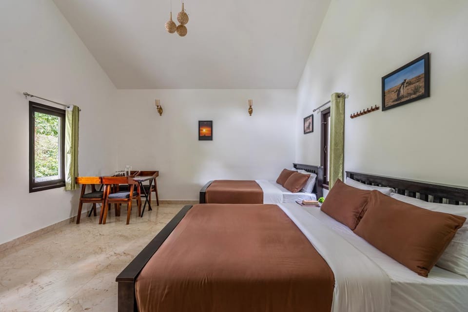TV and multimedia, Photo of the whole room, Seating area, Bedroom