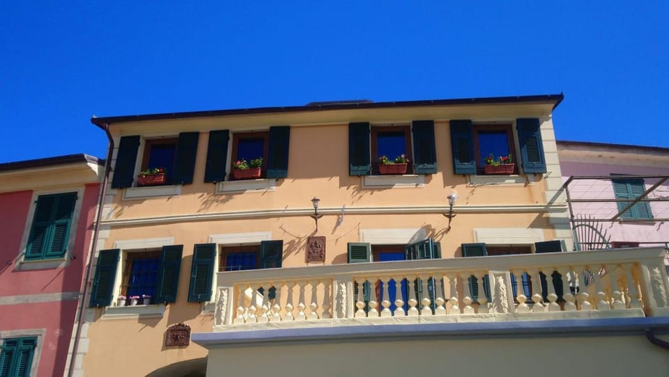 Property building, Balcony/Terrace