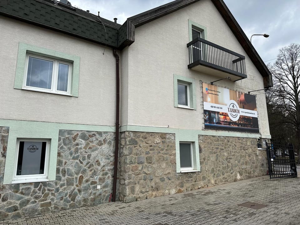 Property building, Day, Neighbourhood