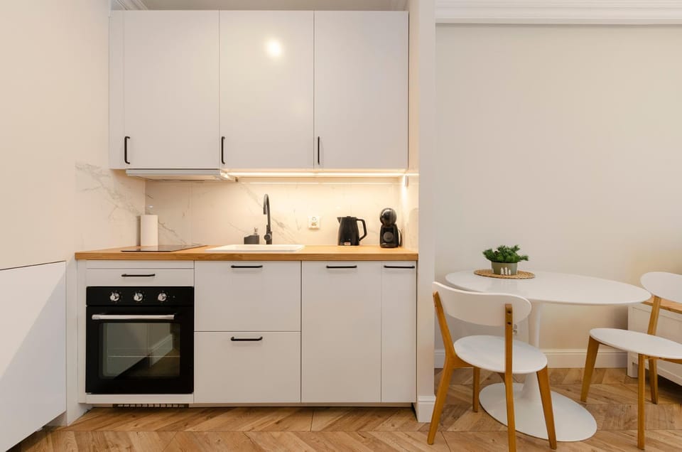 SKY Home-Sun Apartament -Manufaktura, Bezpłatny Parking, Dostęp na kod Apartment in Masovian Voivodeship