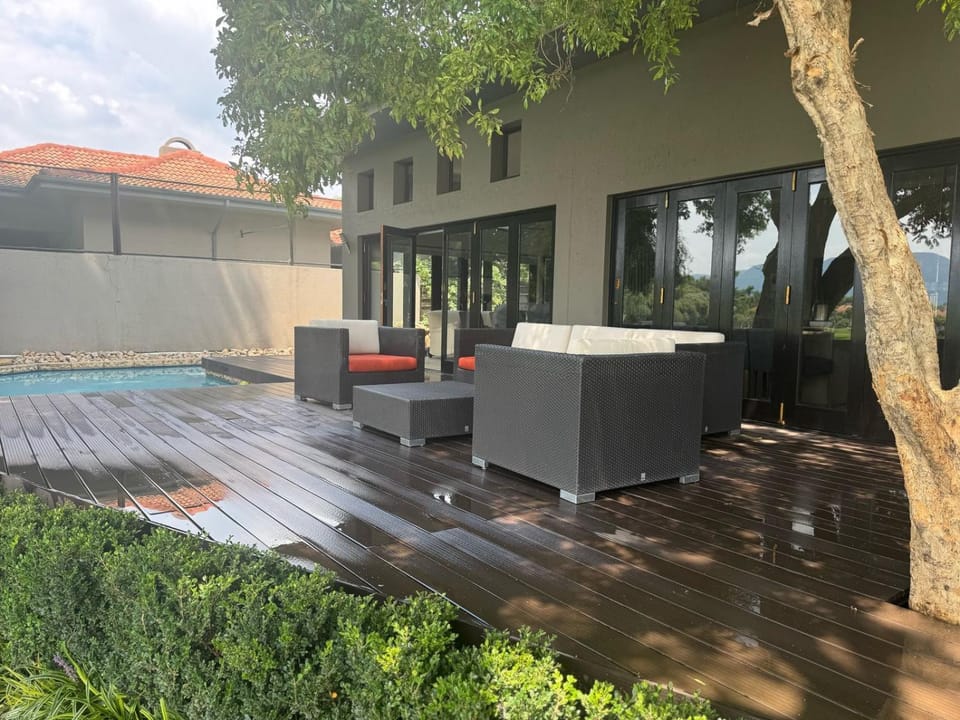 Pecanwood Relaxing 5BR Villa - Golf, Pool, Braai & Dam Views Villa in Gauteng