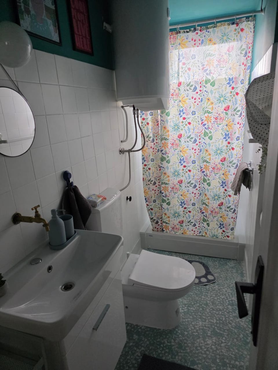 Shower, Toilet, Bathroom, Bath, towels