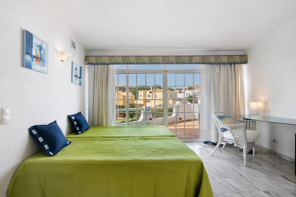 Property building, Living room, Bedroom
