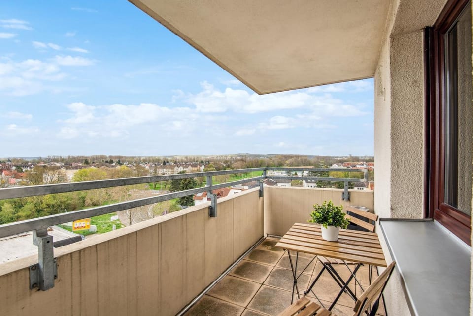 Property building, Day, View (from property/room), Balcony/Terrace