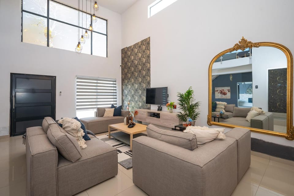 Grace House, Mkhuhlu, spacious 4-bedroom house House in South Africa