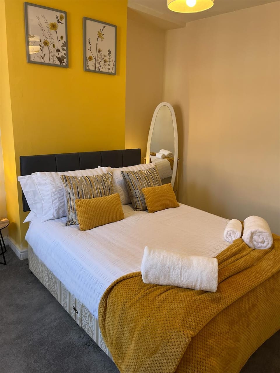 2 BD House, near City Center House in York