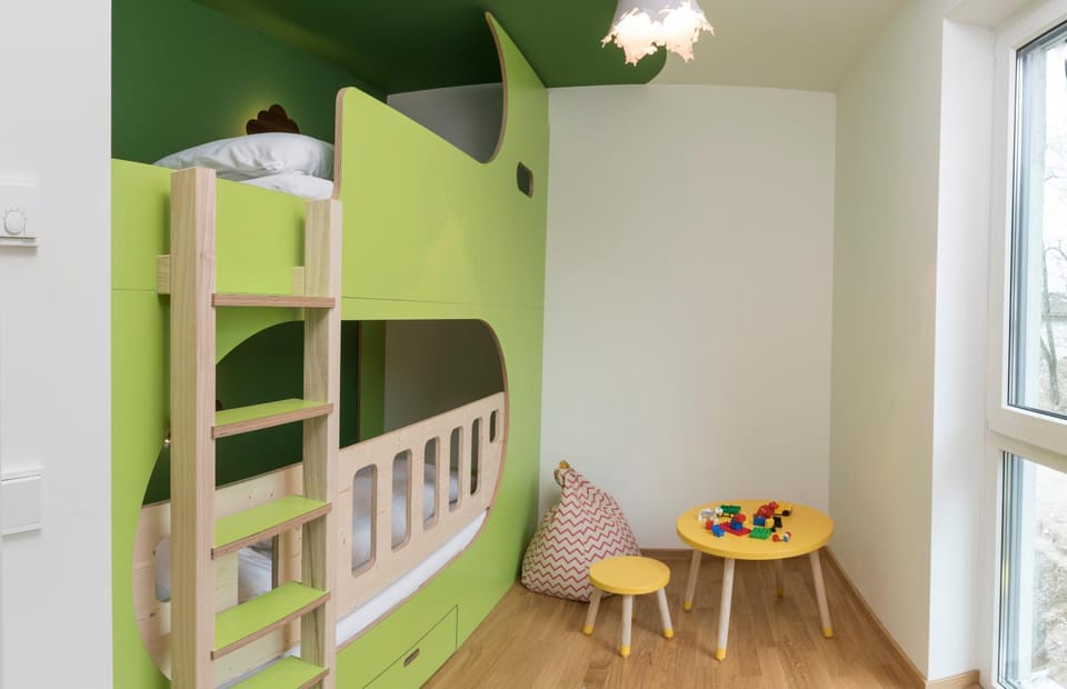 children, bunk bed
