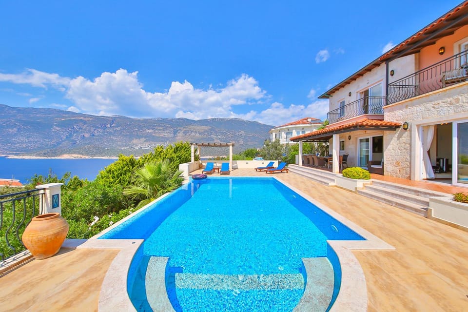 Property building, Balcony/Terrace, Swimming pool