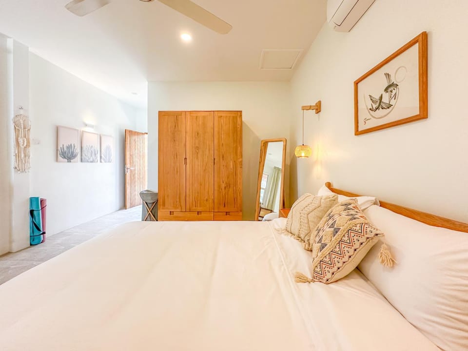 Stunning Boho Chic Beach Bungalow Villa in Ko Pha-ngan Sub-district