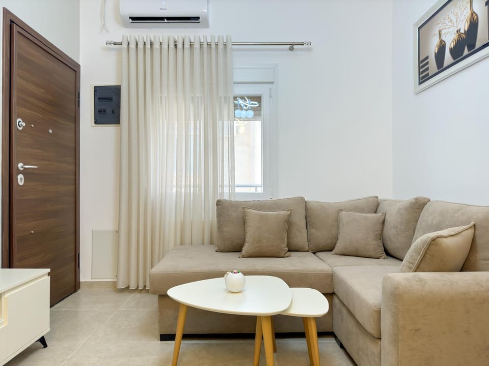 Living room, Seating area, air conditioner