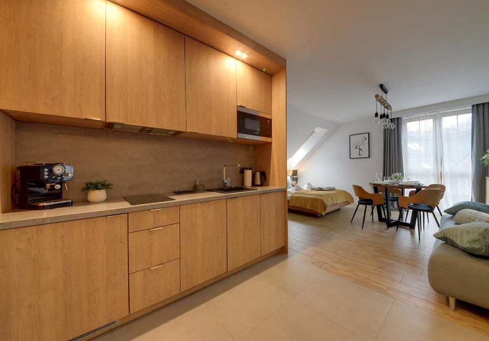 Bed, Coffee/tea facilities, Kitchen or kitchenette, Living room, Photo of the whole room, Seating area, Dining area, Bedroom, minibar