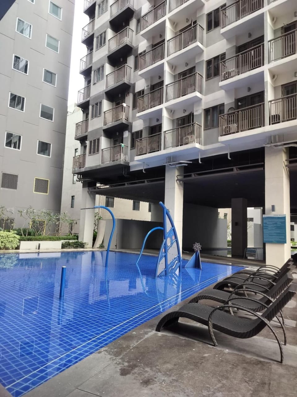 Lavish Maven Apartment in Pasay