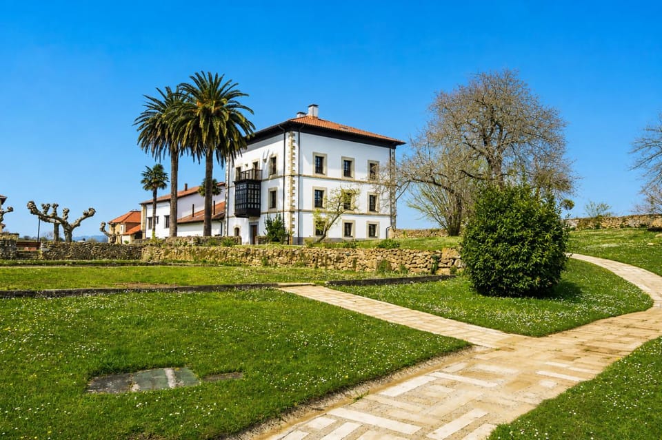 Property building, Facade/entrance, Garden
