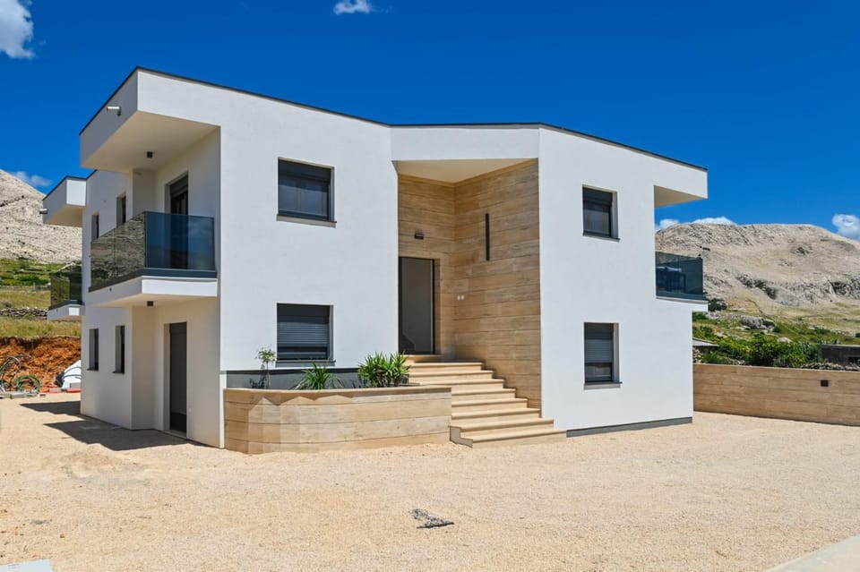 Property building, Mountain view
