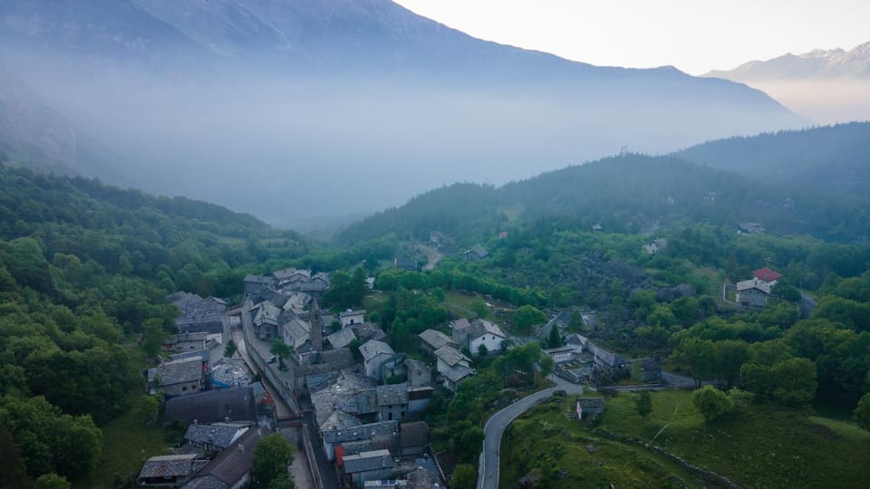 Neighbourhood, Bird's eye view