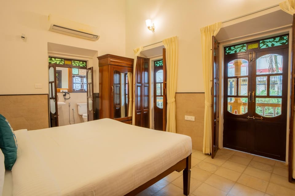 Alaya Stays Casa do Mar Heritage Portuguese 4 BHK Villa Near Calangute Beach With Private Pool Villa in Calangute