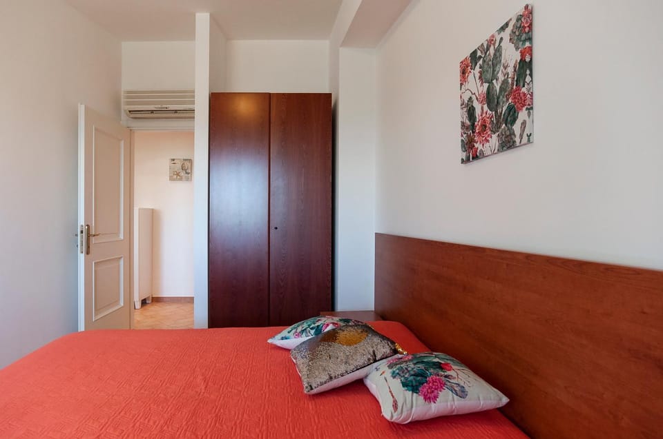 Bed, Bedroom, wardrobe