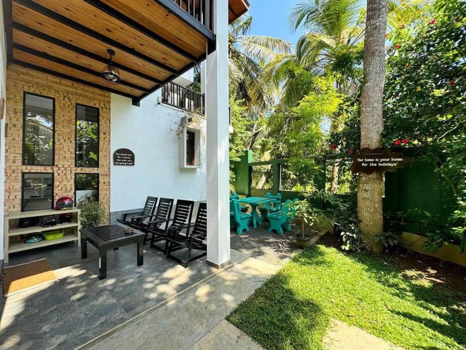 Anushka Holiday Inn Villa in Hikkaduwa
