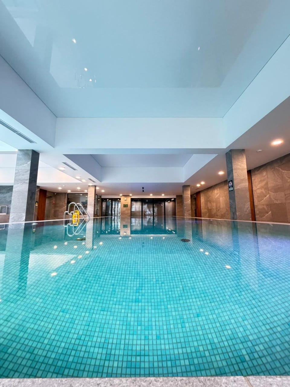 Pool view, Swimming pool