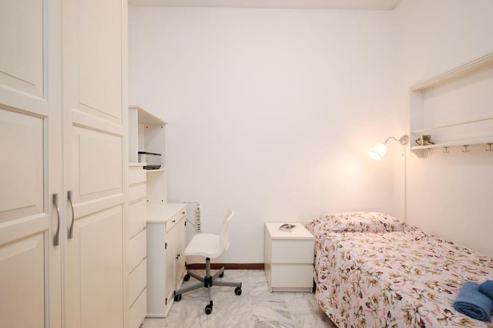Bed, Photo of the whole room, Bedroom, hair dresser, wardrobe