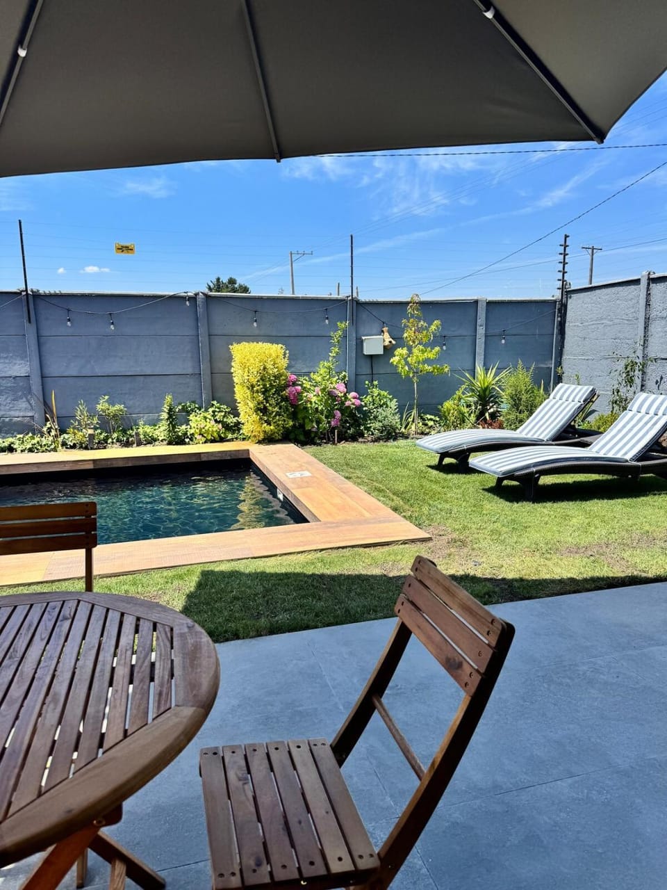 Patio, Spring, Garden, Balcony/Terrace, Pool view, Swimming pool, Swimming pool, sunbed