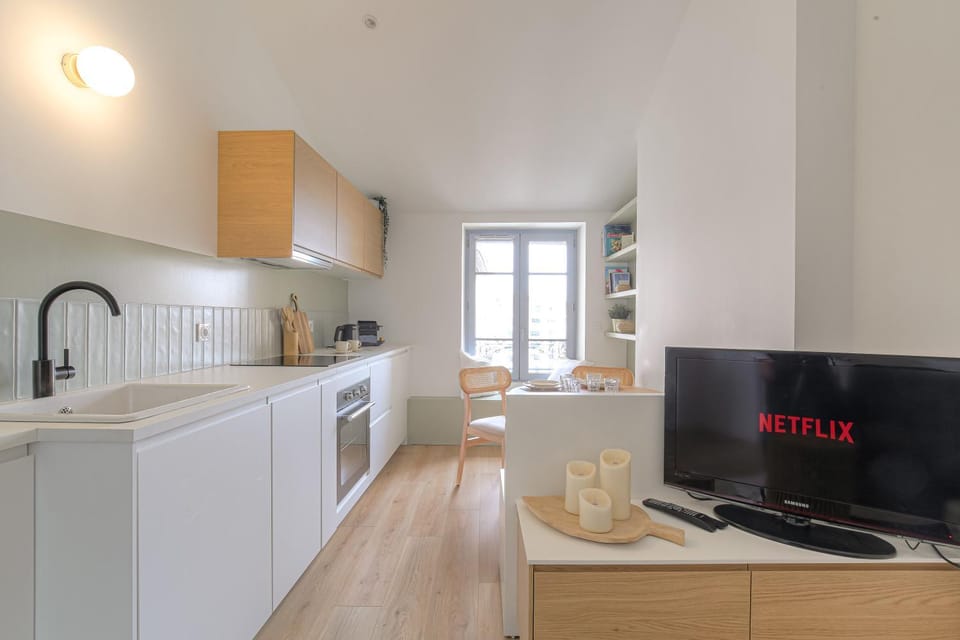 TV and multimedia, dishwasher, oven, stove