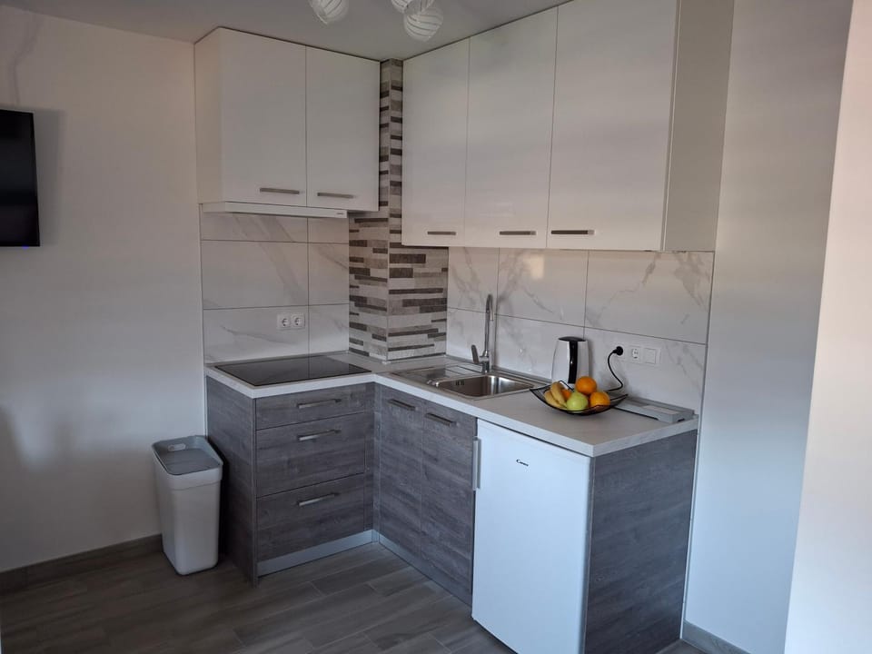 Kitchen or kitchenette, stove