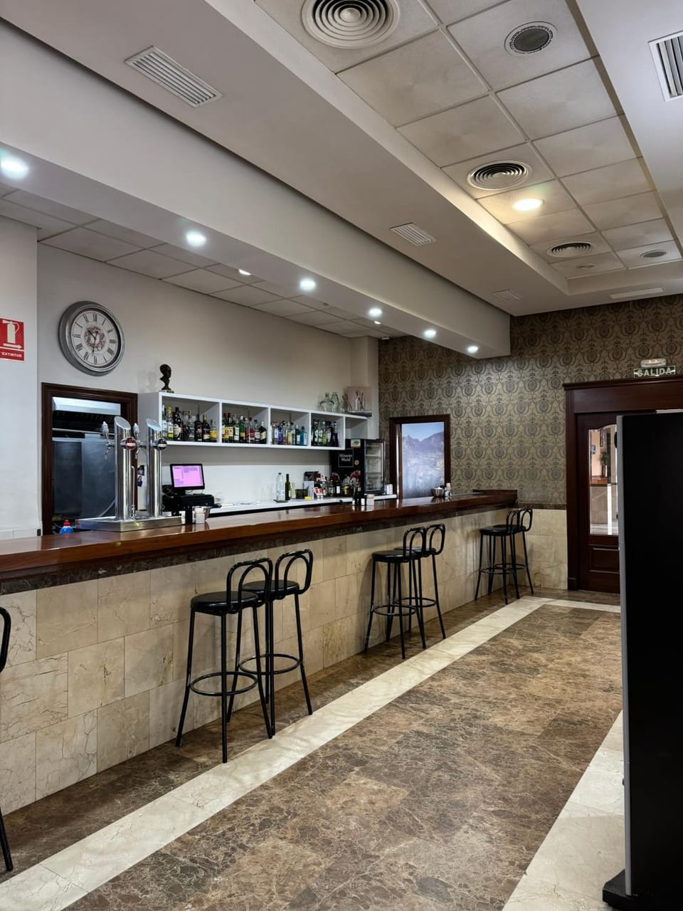 Lounge or bar, minibar