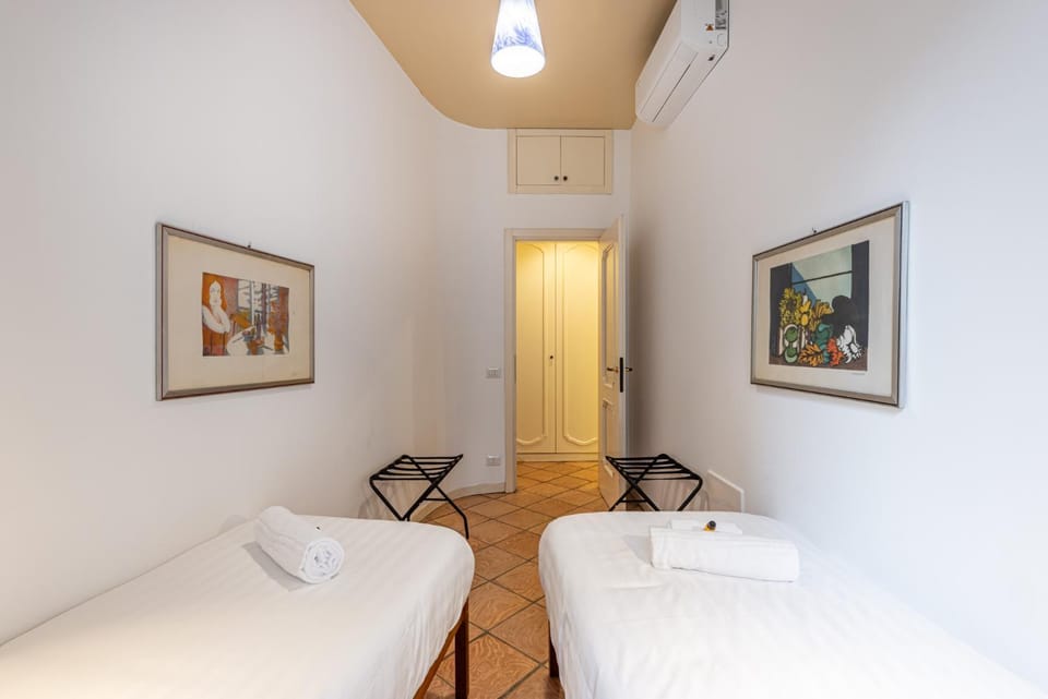 Bedroom, air conditioner