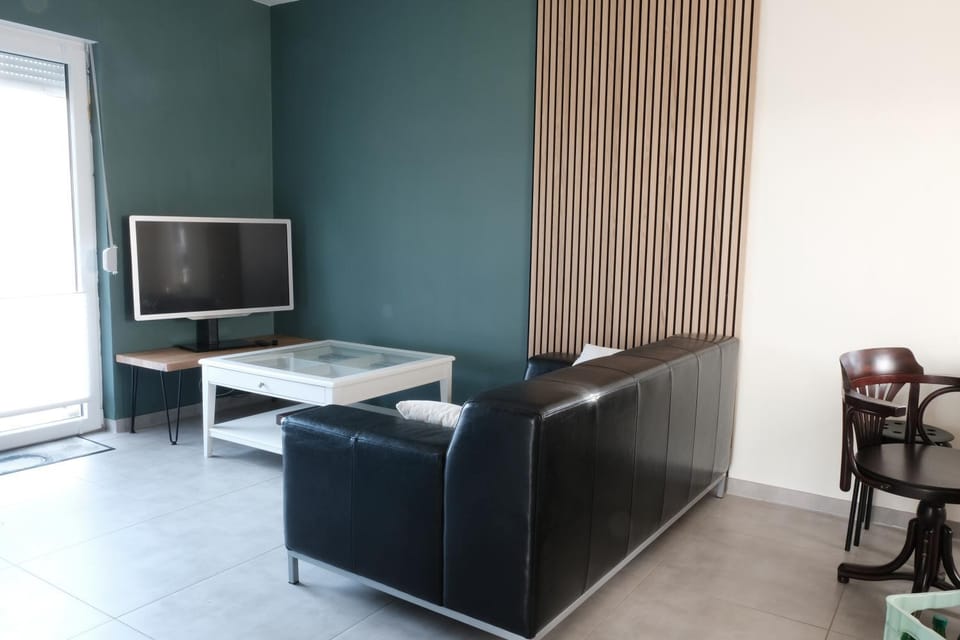 TV and multimedia, Living room, Seating area, Dining area, Evening entertainment