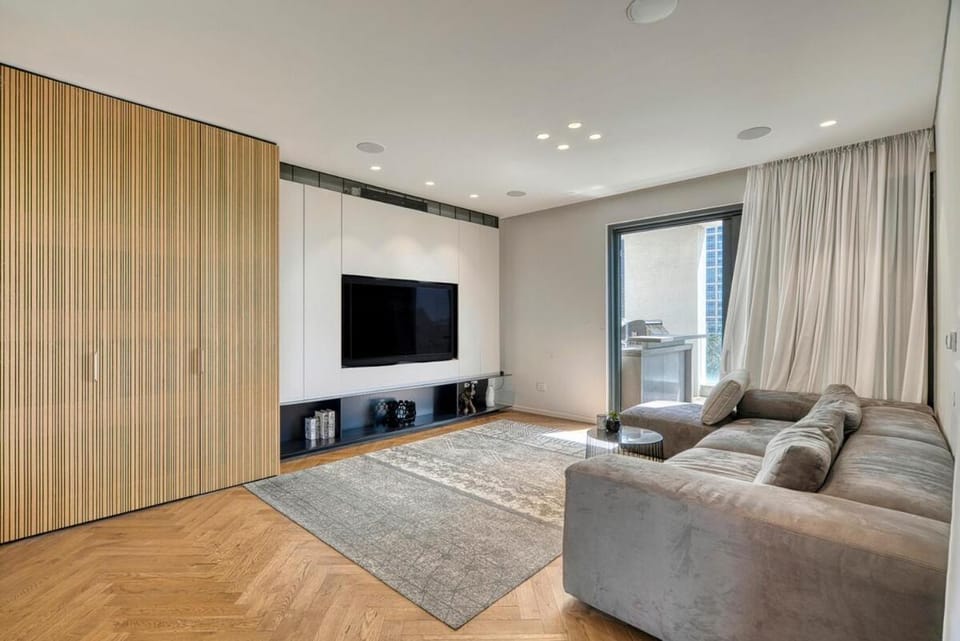 Ibn Gvirol Palace Apartment in Tel Aviv-Yafo