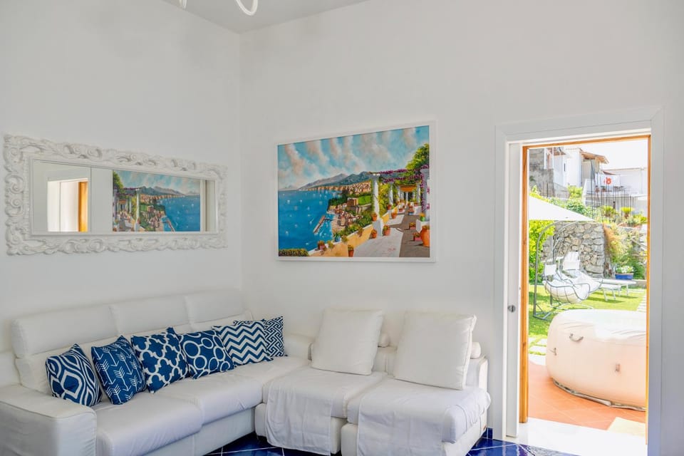 Living room, Decorative detail, Seating area