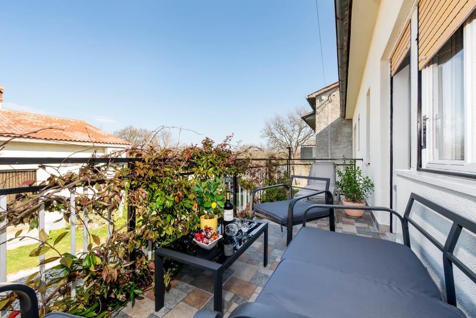 Balcony/Terrace, Garden view