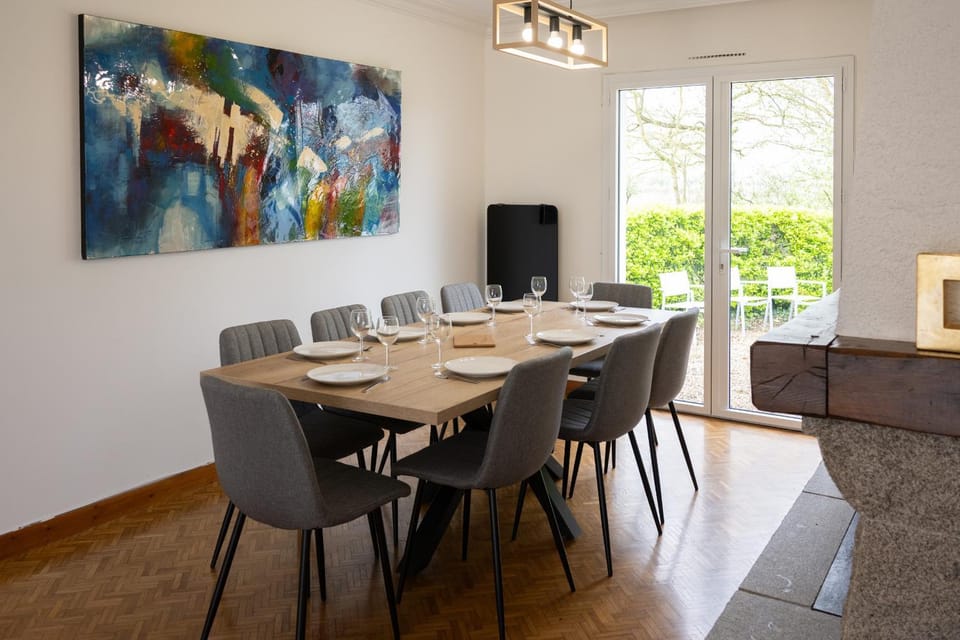 Seating area, Dining area