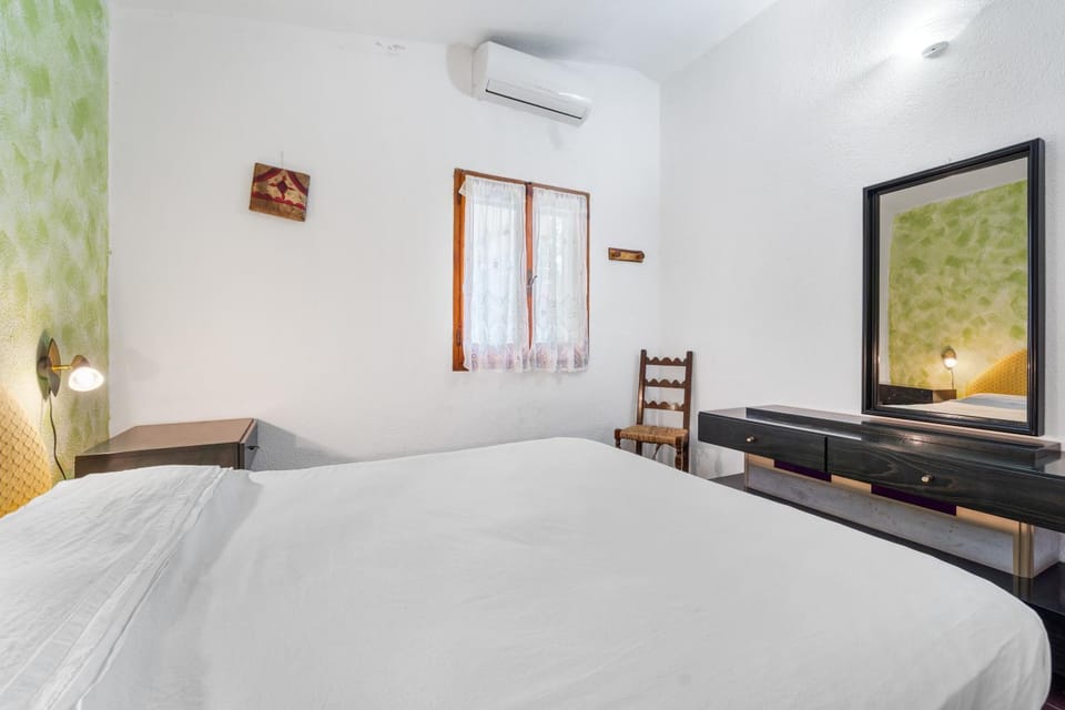 Property building, Living room, Bedroom