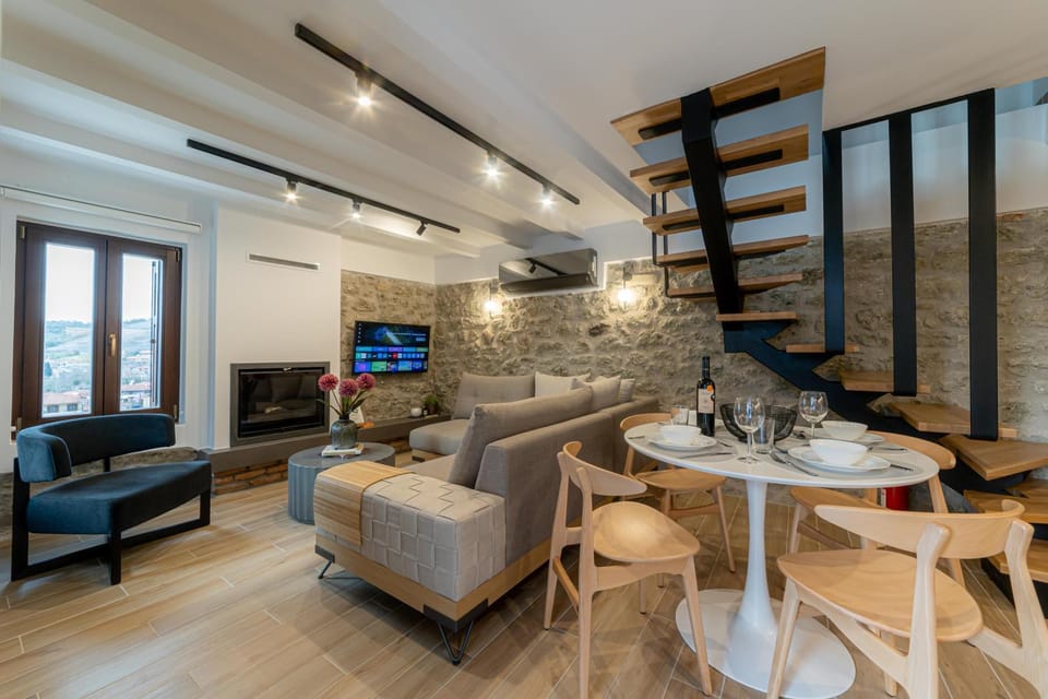 TV and multimedia, Living room, Seating area