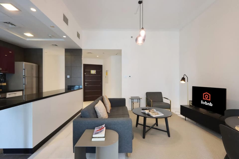 TV and multimedia, Kitchen or kitchenette, Living room, Seating area