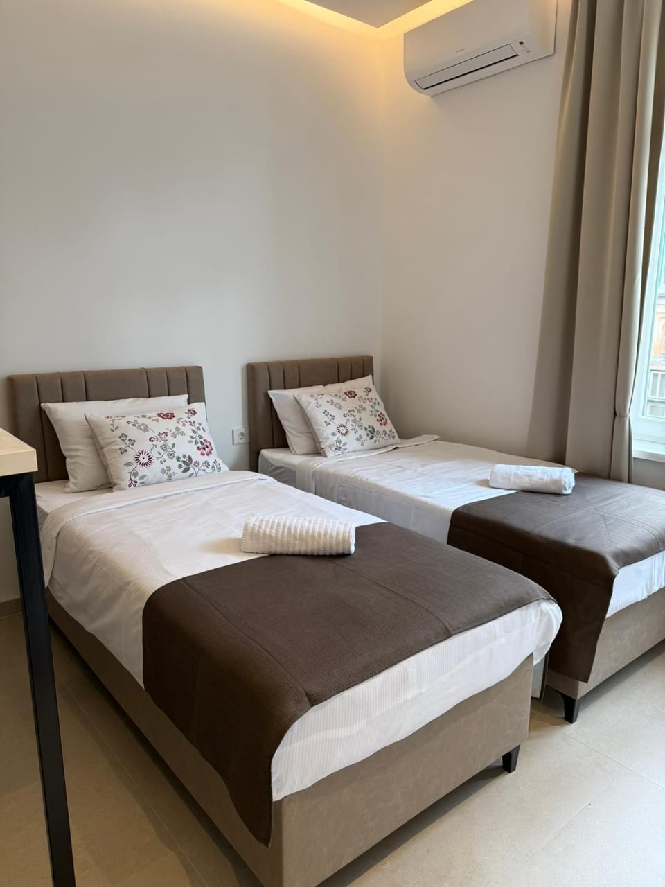 Bed, Photo of the whole room, Bedroom, towels, air conditioner