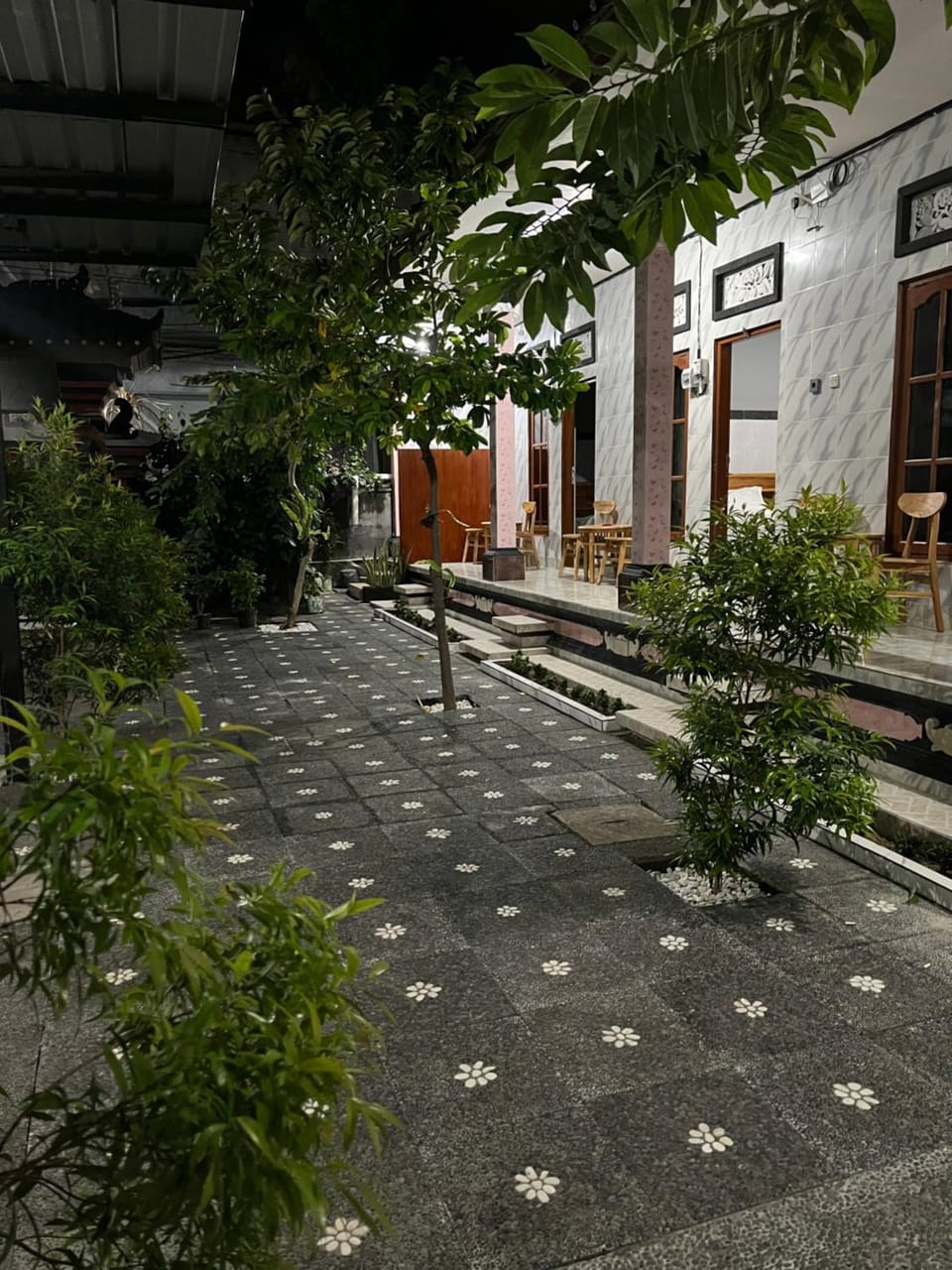 D nux House Bed and Breakfast in Kuta