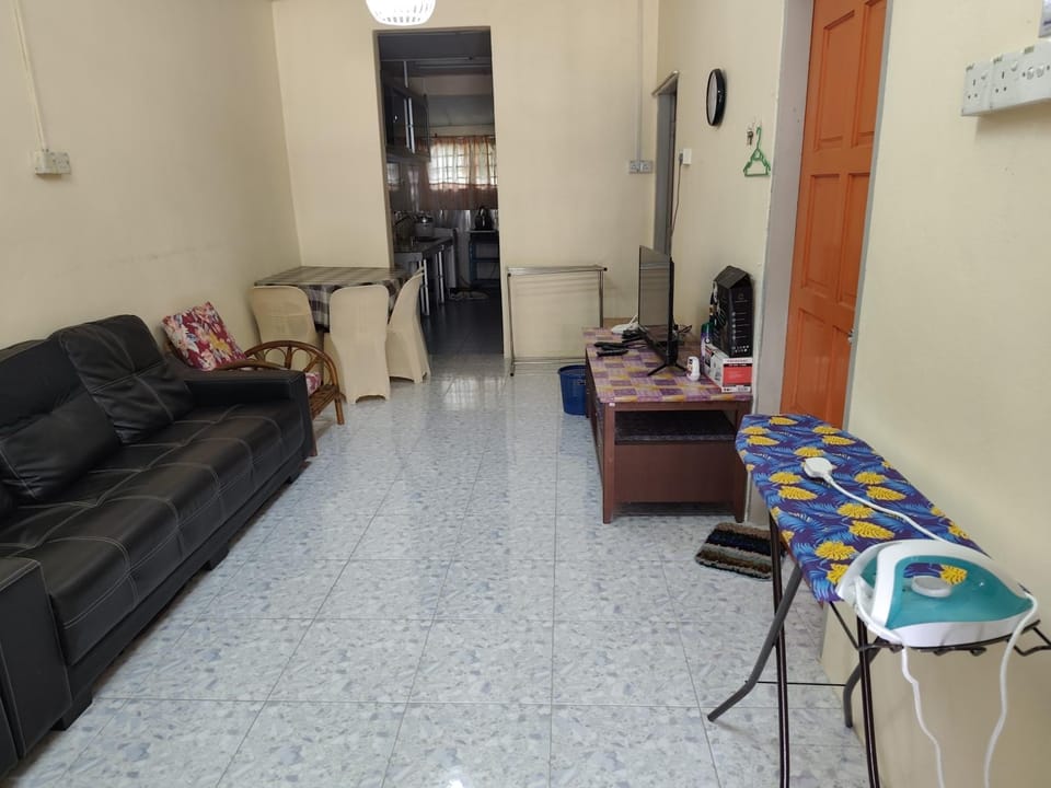 Qc HOMESTAY JINTAN- Bukan Islam Pemilik House in Malaysia