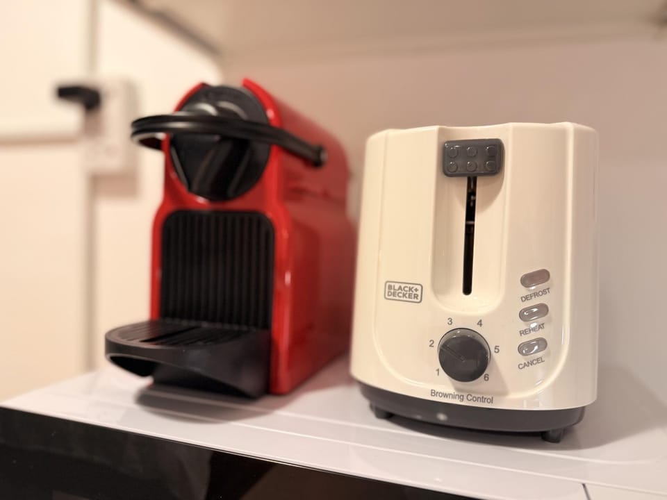 Coffee/tea facilities, Kitchen or kitchenette, toaster