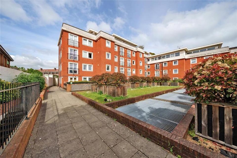 Buick House, Kingston Upon Thames Apartment in Kingston upon Thames