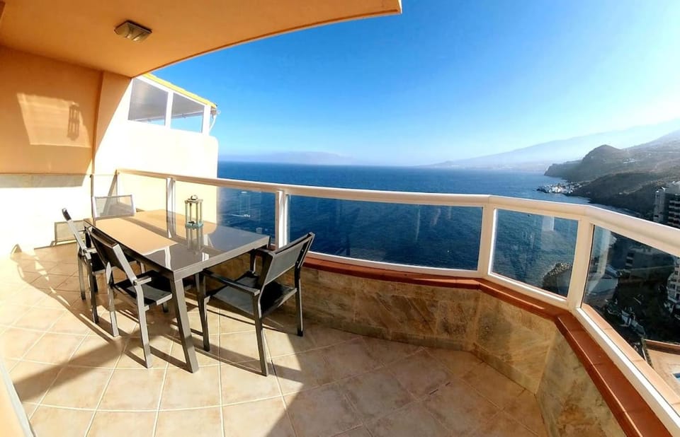 Balcony/Terrace, Seating area, Dining area, Mountain view, Sea view
