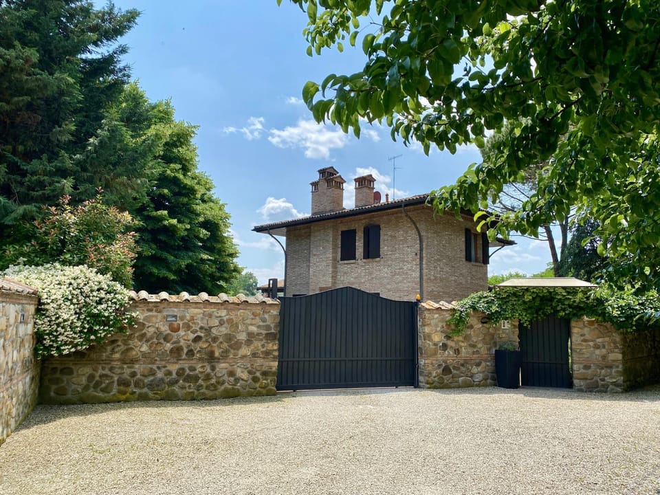 Property building, Facade/entrance