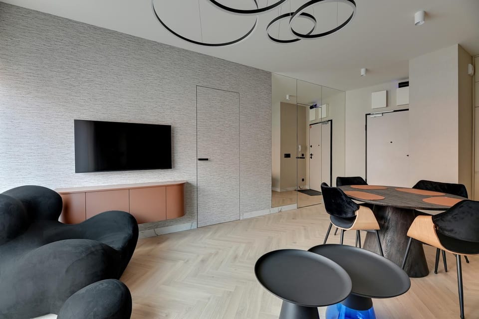 TV and multimedia, Living room, Seating area, Dining area