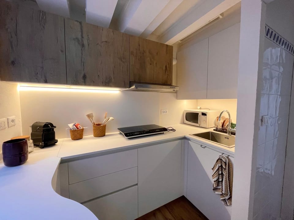 Kitchen or kitchenette