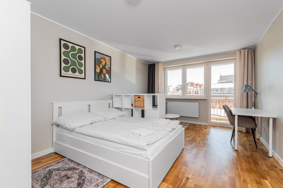 Bed, Living room, Photo of the whole room, Seating area, Dining area, Bedroom