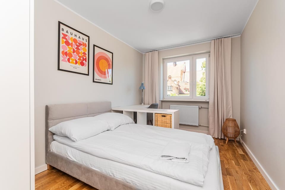Bed, Photo of the whole room, Bedroom, hair dresser, towels