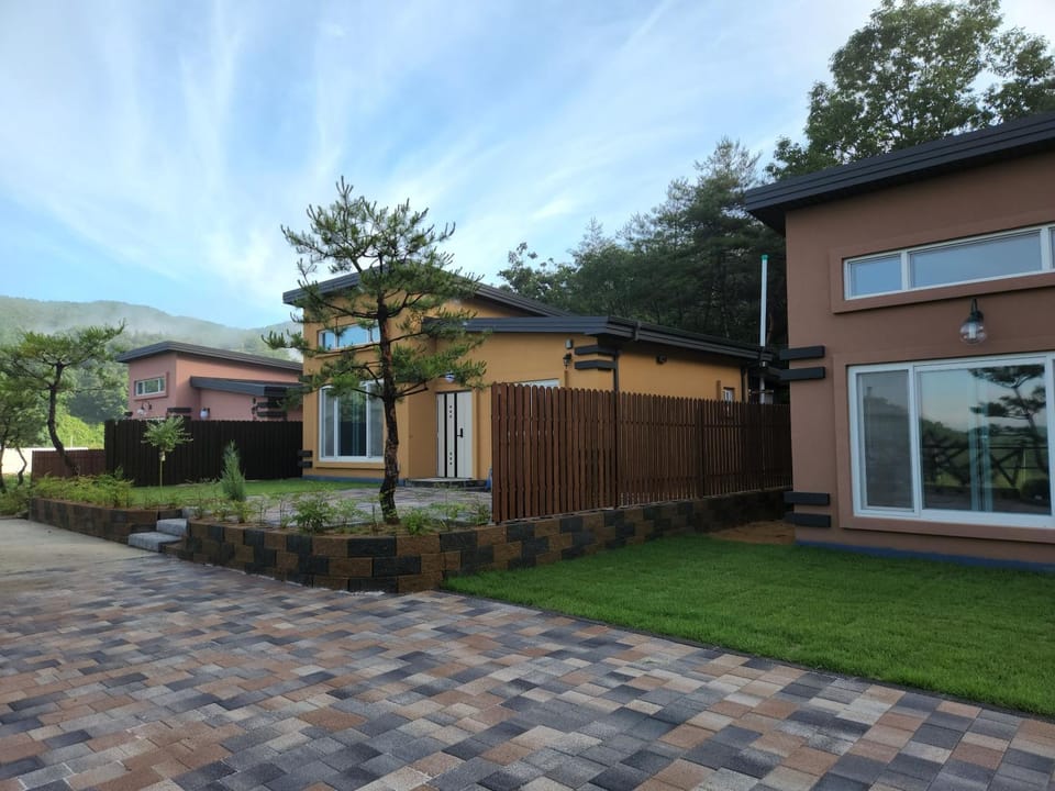 Garden, Seating area