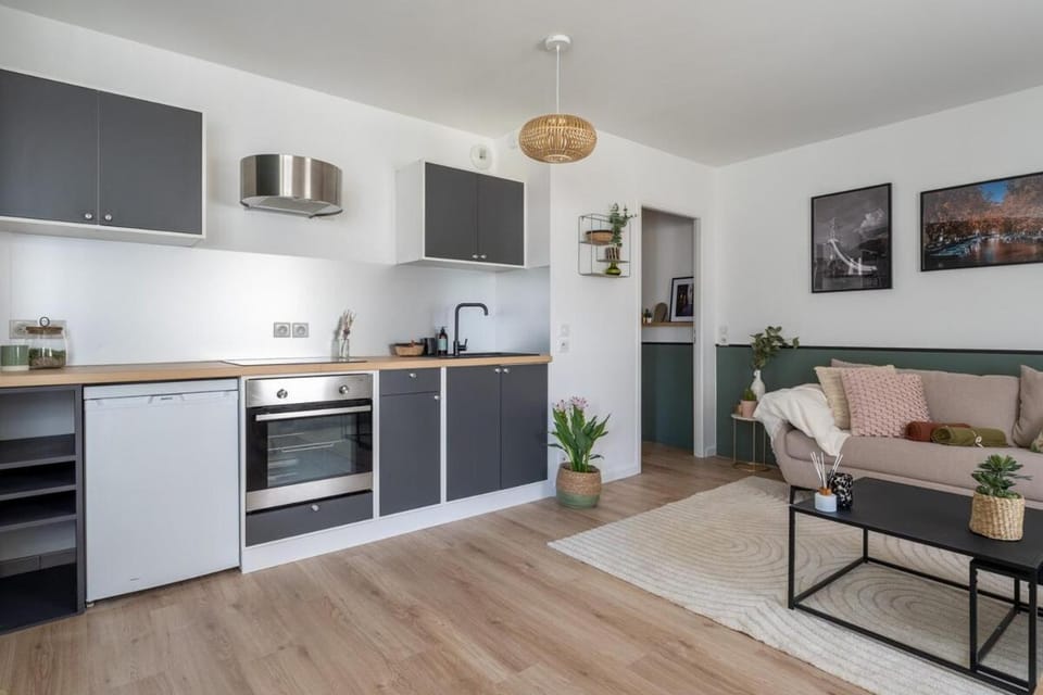 Annecy, calme, terrasse, parking box Apartment in Annecy